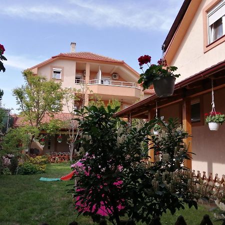 Hotel Apartments Bella Mare Belgrád Kültér fotó