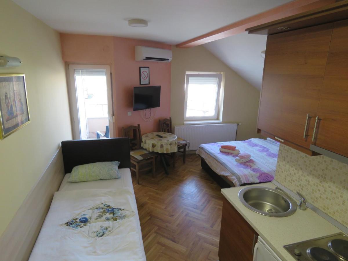 Hotel Apartments Bella Mare Belgrád Kültér fotó
