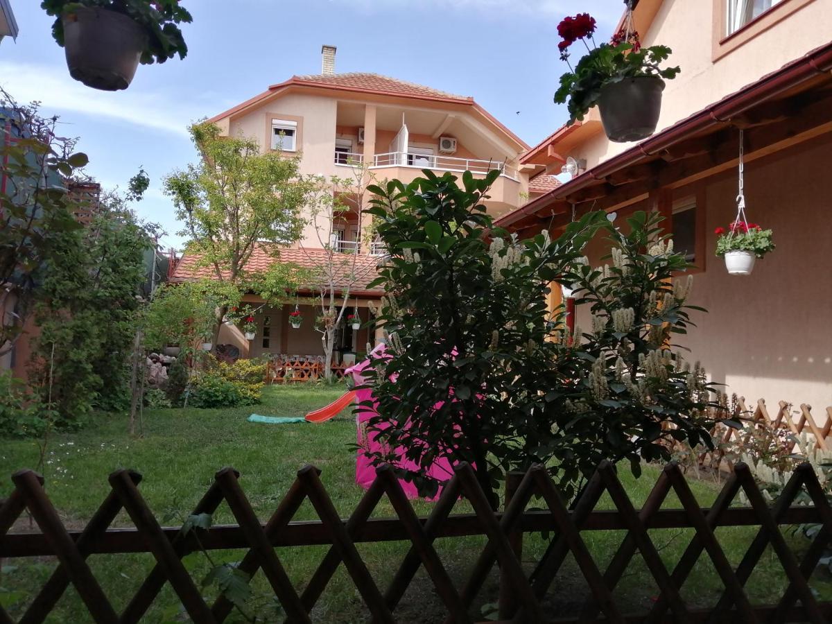 Hotel Apartments Bella Mare Belgrád Kültér fotó