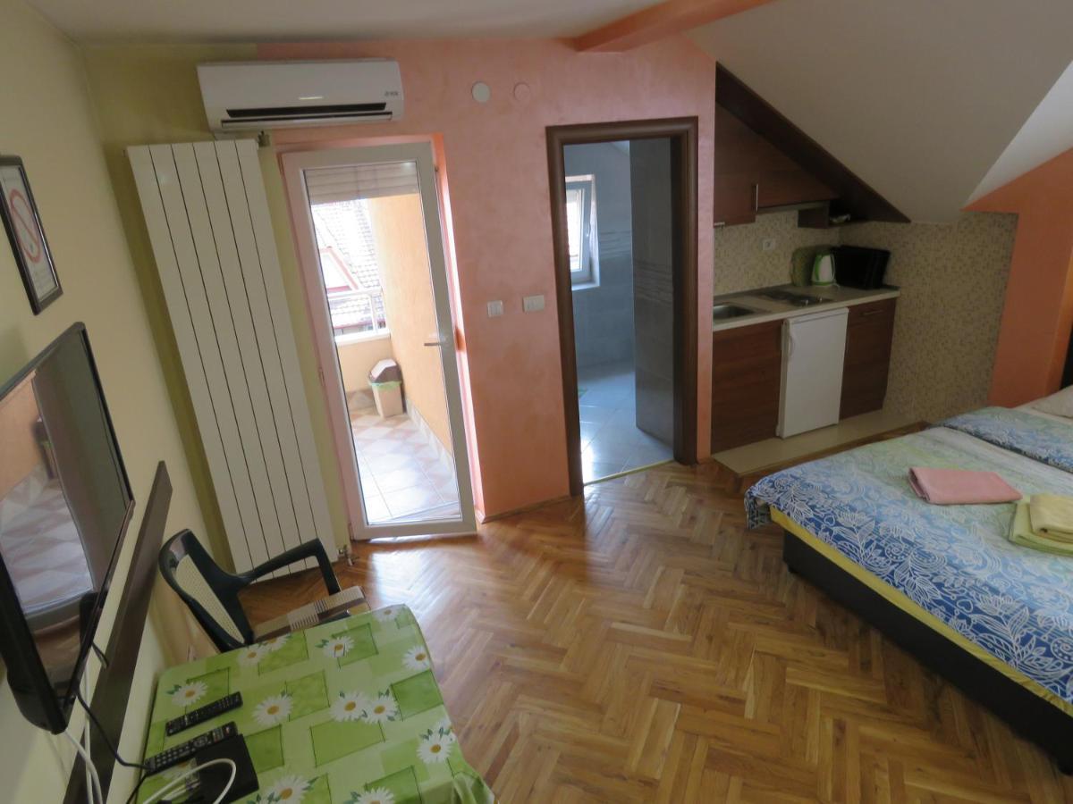 Hotel Apartments Bella Mare Belgrád Kültér fotó