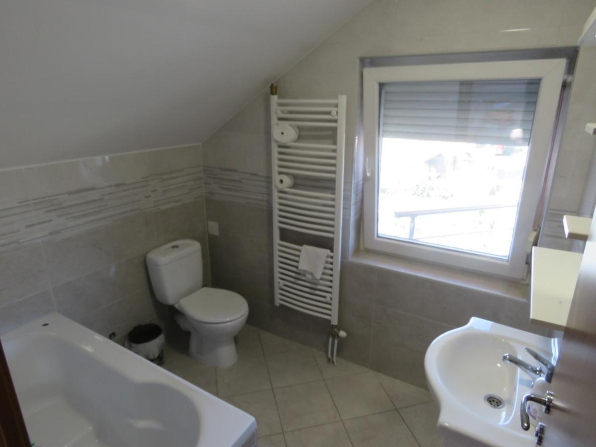 Hotel Apartments Bella Mare Belgrád Kültér fotó