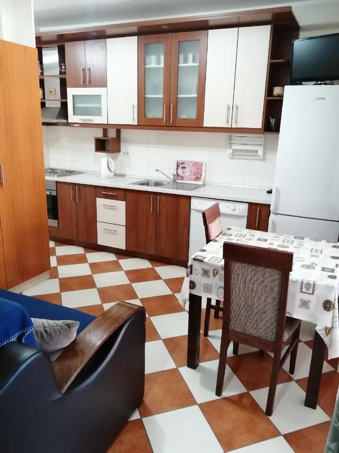 Hotel Apartments Bella Mare Belgrád Kültér fotó