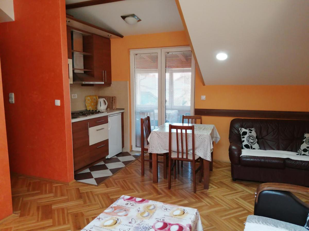 Hotel Apartments Bella Mare Belgrád Kültér fotó