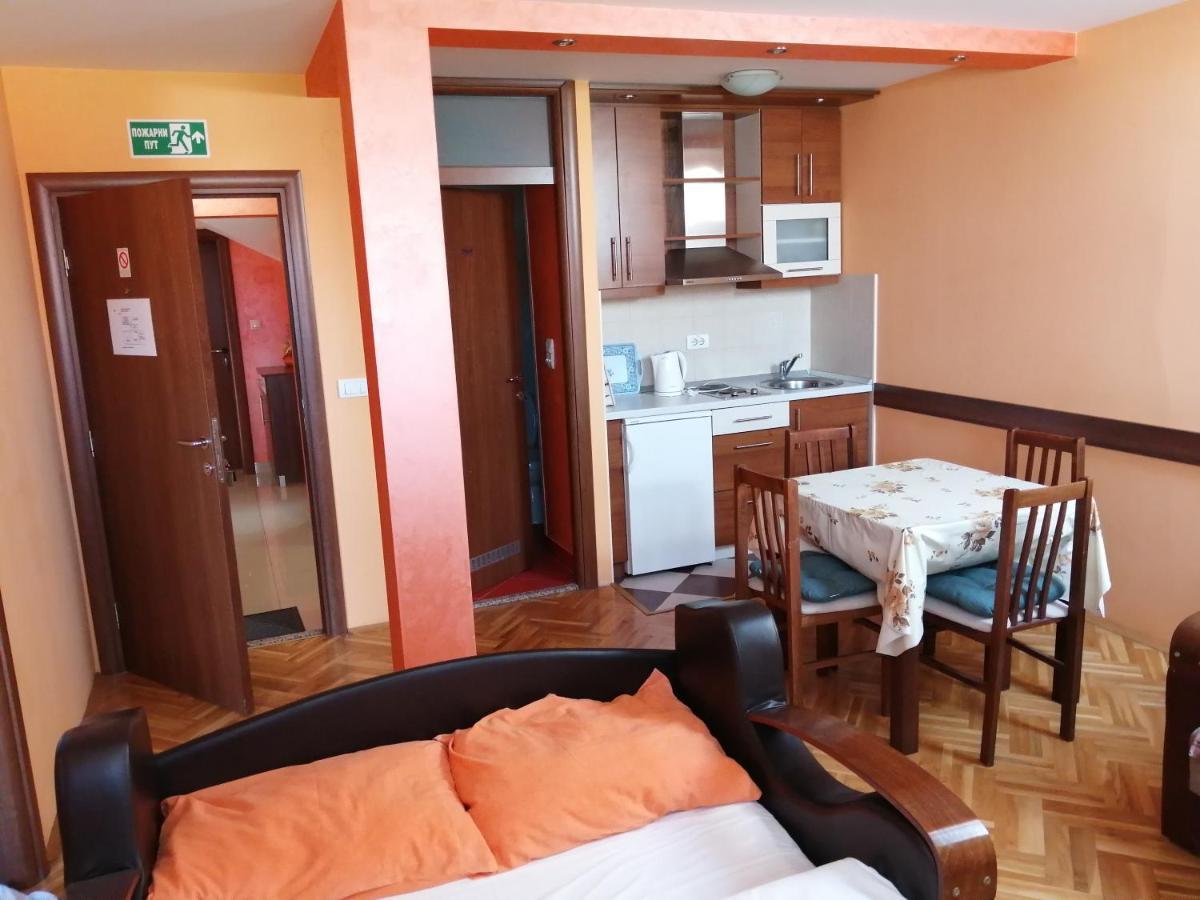 Hotel Apartments Bella Mare Belgrád Kültér fotó